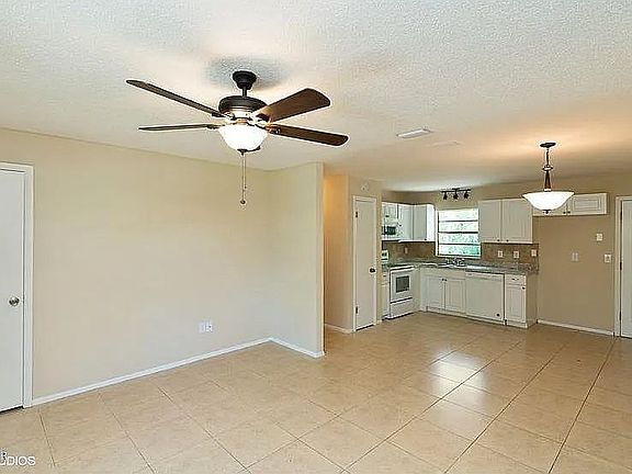 4th image of 913 Hibiscus Ave