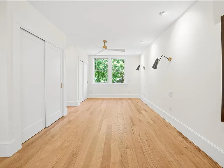 51 Main St #51 — Photo 25