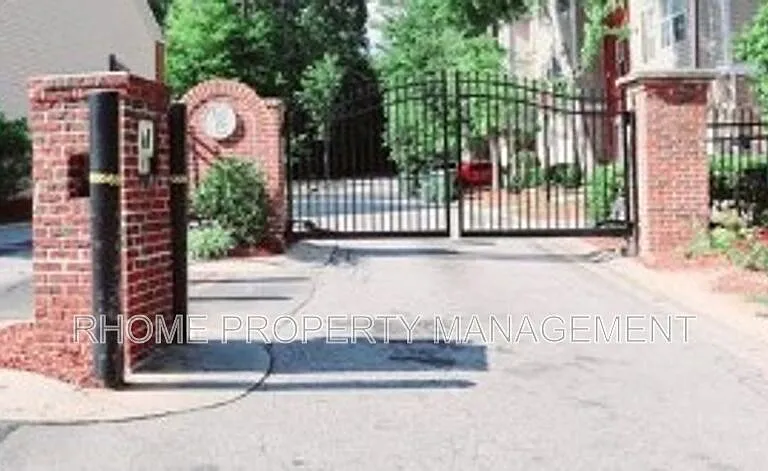 756 Celeste Ln SW — Photo 1