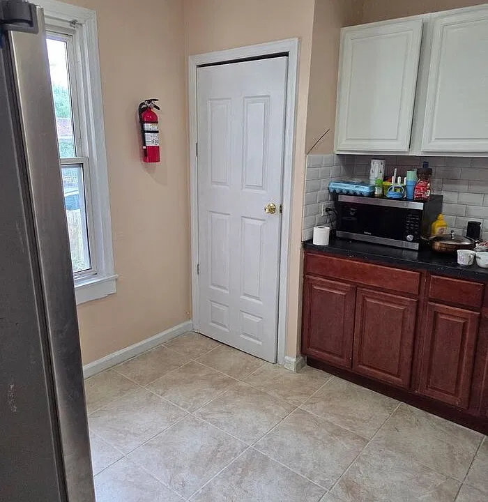 33 Springdale Ave #1