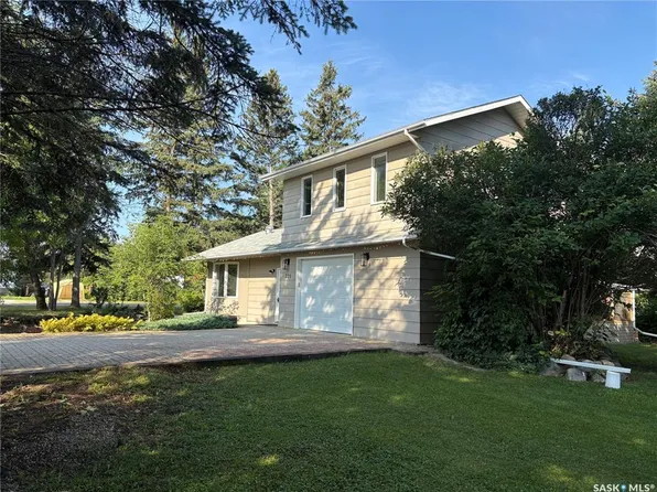 321 1st AVENUE N, Big River, SK S0J 0E0