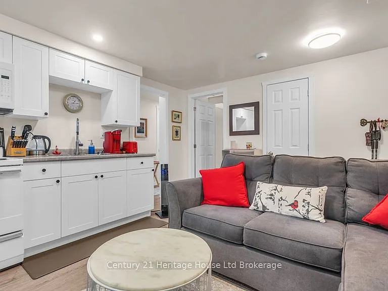 112 Rolph St #6 — Photo 5