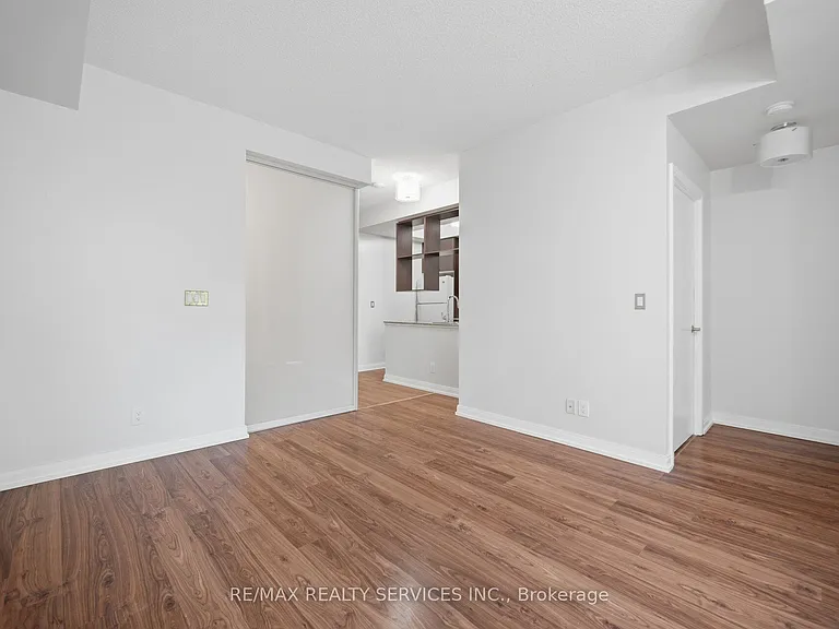 151 Village Green Sq #206 — Photo 17