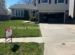 5476 Dakota Dr, West Des Moines, IA 50266
