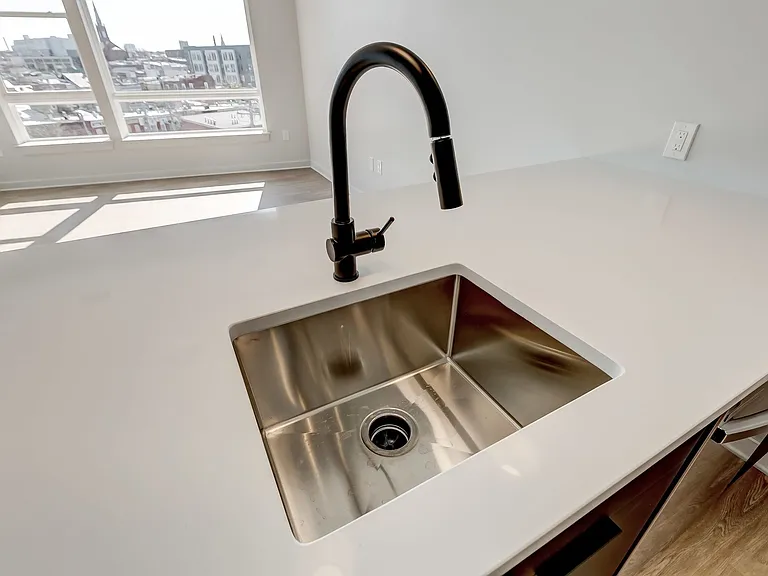 115 W Hamburg — Photo 18