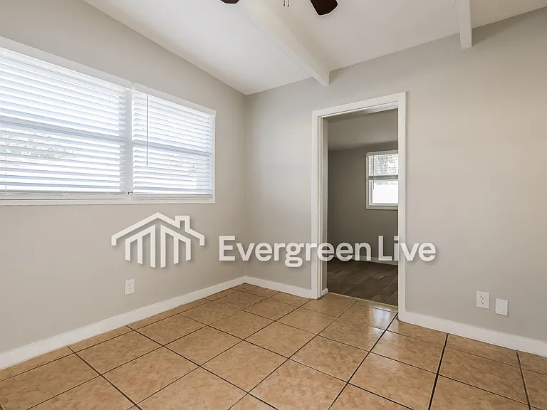 7006 Robindale Rd — Photo 14