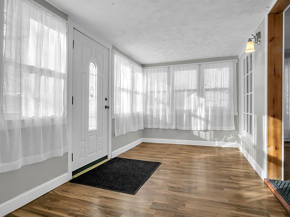 4th image of 538 E 26th St