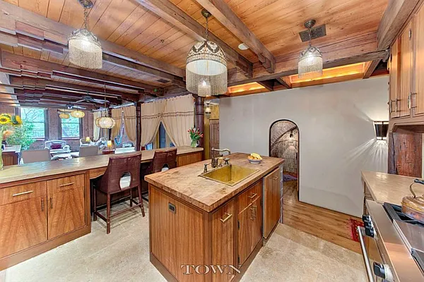 Sold by Town Residential | media 17