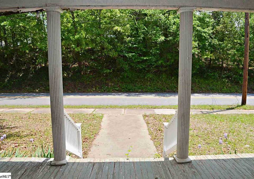2nd image of 26 Main St