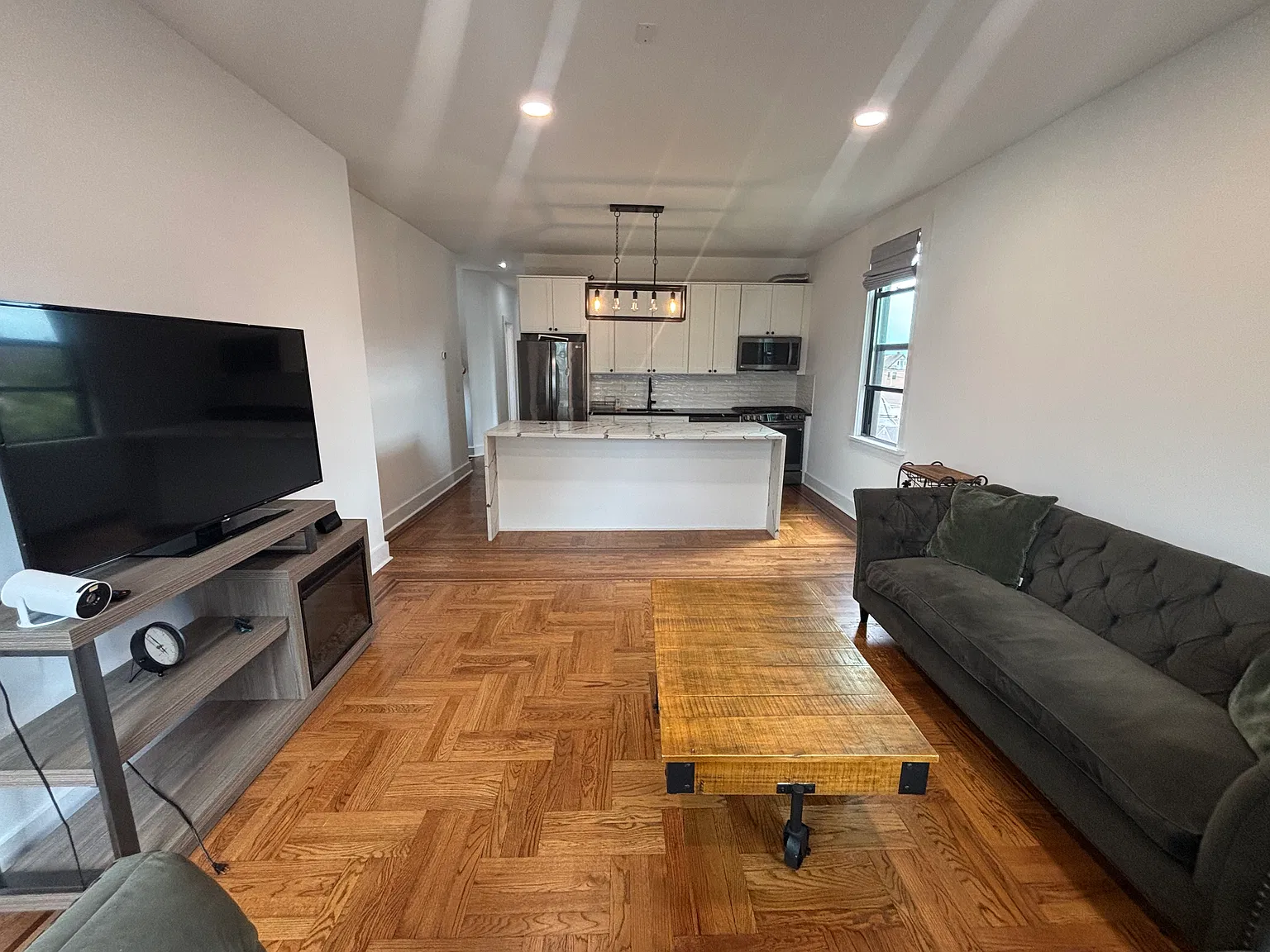 3 bed, 1.5 bath, 1200 sqft, $3,500 — Photo 4