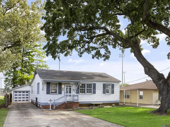 805 Oaks Ave, Port Allen, LA 70767