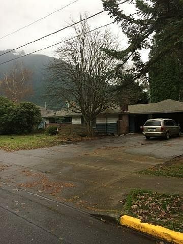 1st image of 216 Downing Ave N