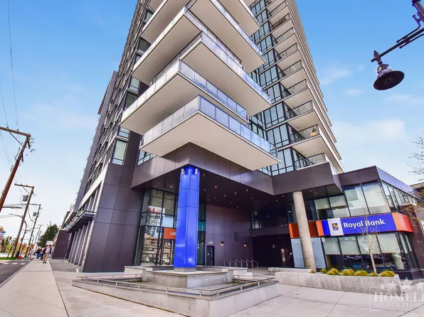 1588 Johnston Rd #307, White Rock, BC V4B 3Z7