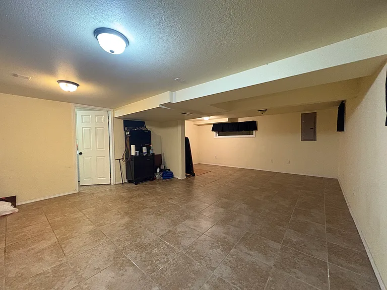 4138 W G St — Photo 17