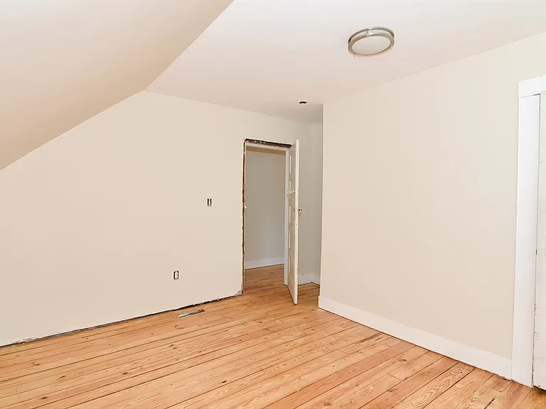 350 King St #1 — Photo 11