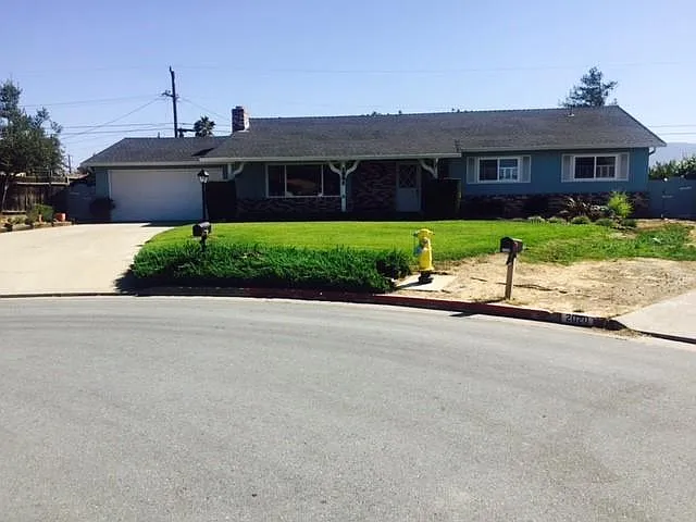 1231 Scenic Cir photo 1