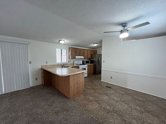 5th image of 3136 Lake Dr