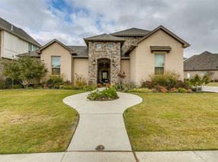 945 Merion Dr, Burleson, TX 76028
