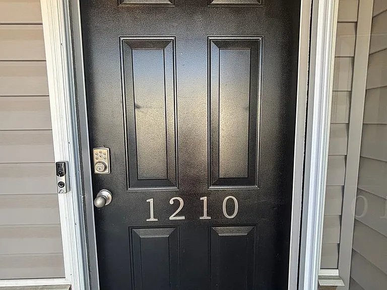 1210 N Norwhich Ln — Photo 21