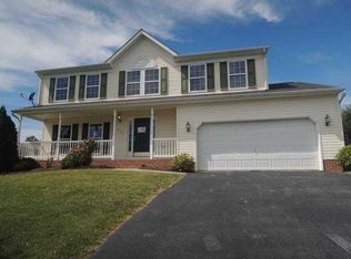 512 Larkspur Ln, Martinsburg, WV 25403