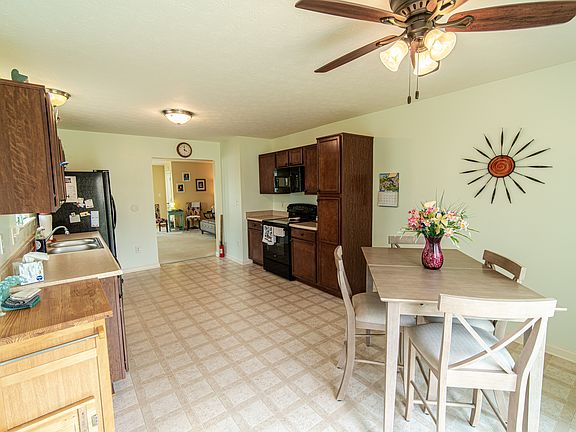 5th image of 133 Thistlewood Dr