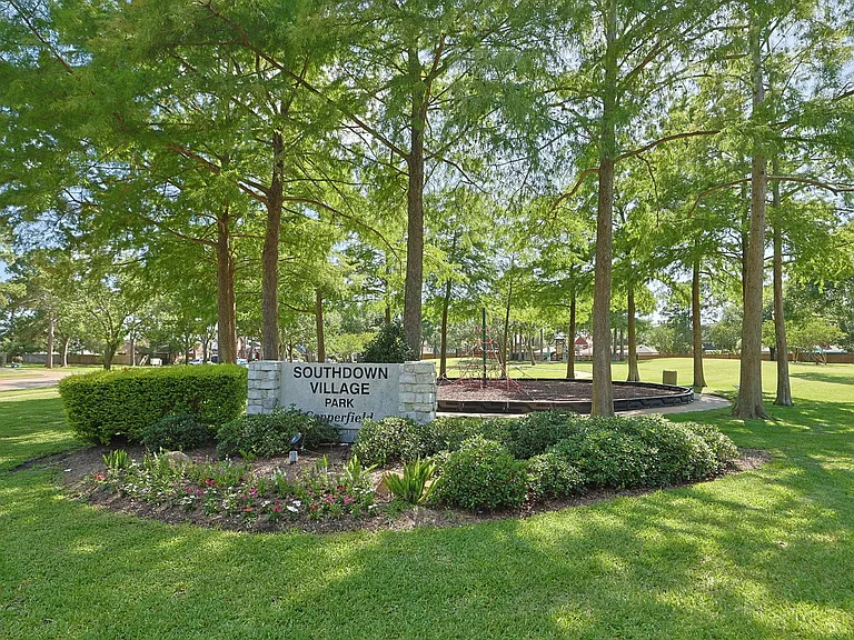 7435 River Garden Dr — Photo 35