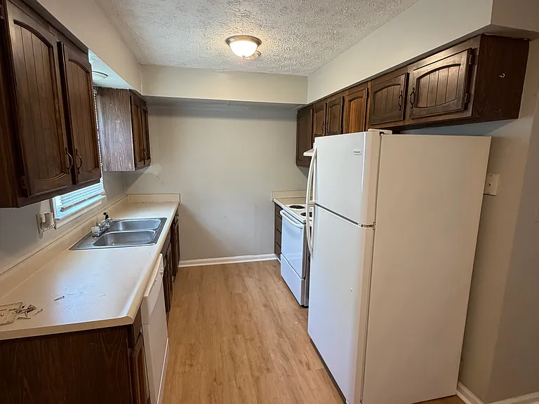 1664 Foxhaven Dr #8 — Photo 2