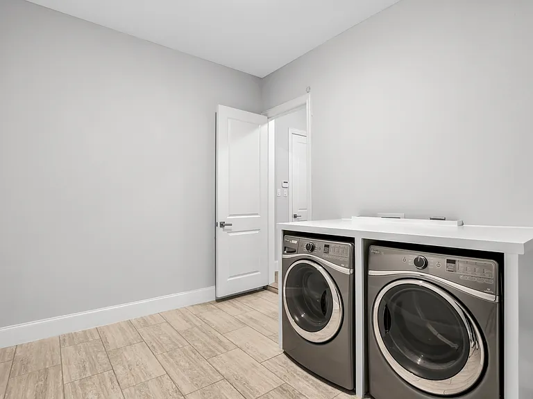 724 Orleans Dr — Photo 47