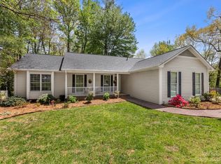 27 Southchase Dr, Fletcher, NC 28732