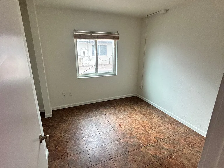 906 W Malibu Dr — Photo 18