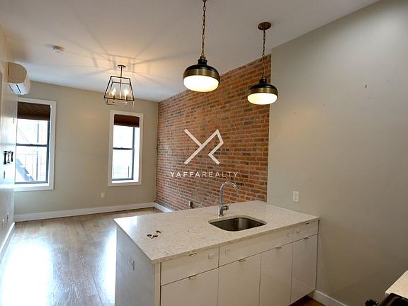 3rd image of 1043 Bedford Ave APT 2B