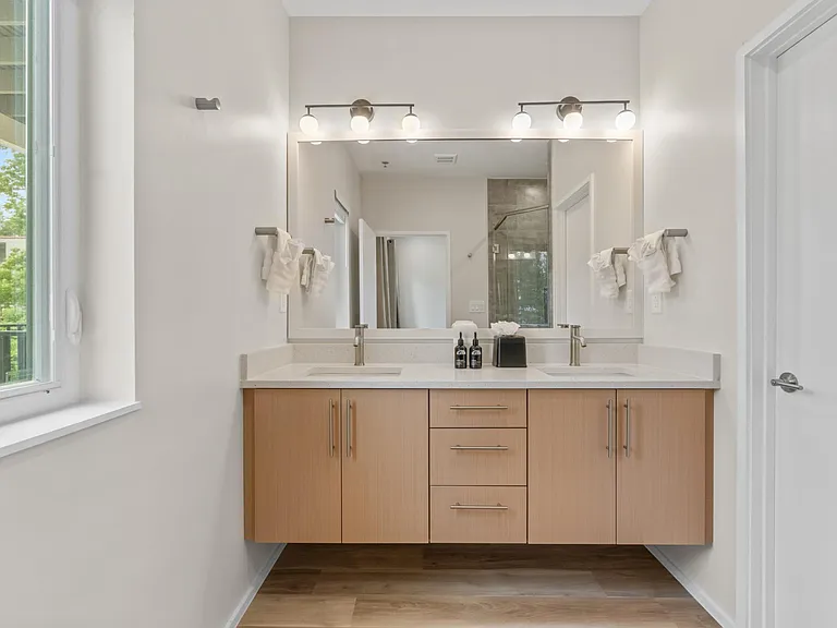 547 Winton Ter NE #1C — Photo 15