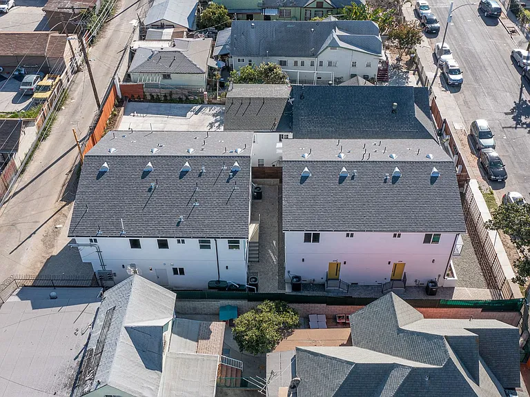 3 & 4 Bed 2-Story Townhomes with Covered Parking Spots Available! — Photo 20