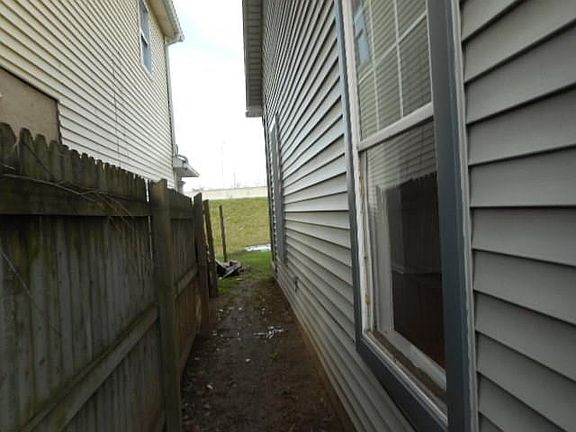 4th image of 2709 N Shriver Ave