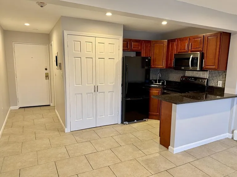 175 Ward St #12 — Photo 12