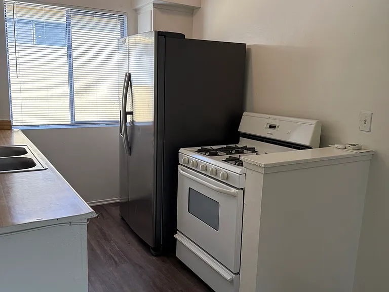 SEP-BUR APARTMENTS — Photo 17