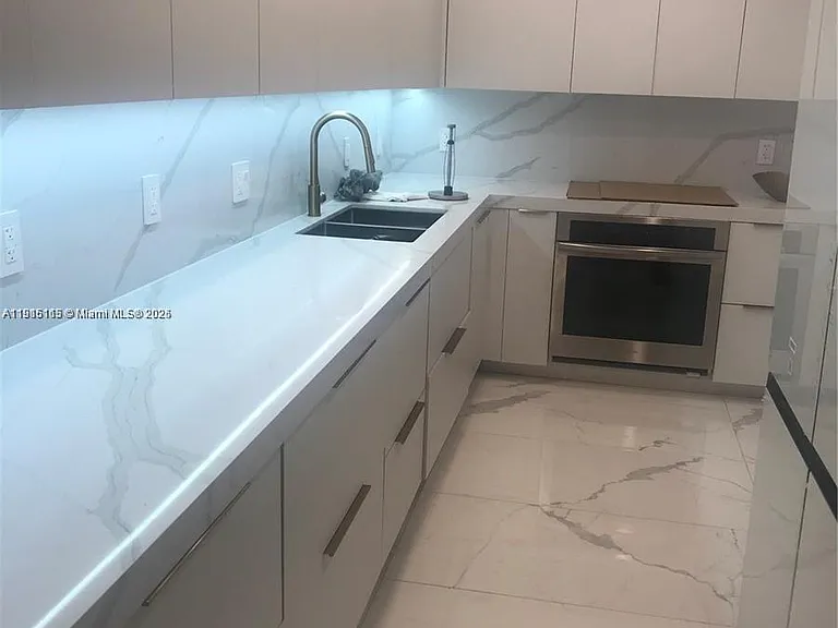10185 Collins Ave #516 — Photo 1