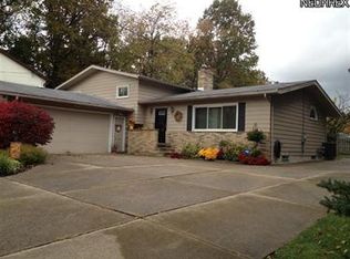 447 Abbyshire Rd, Akron, OH 44319