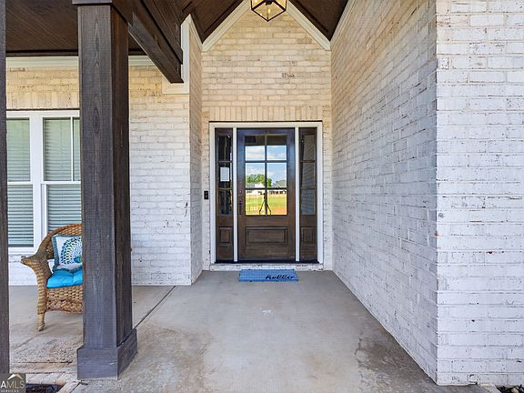 5th image of 109 Camden Trce