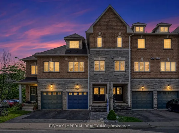 592 Candlestick Cir, Mississauga, ON L4Z 0B5