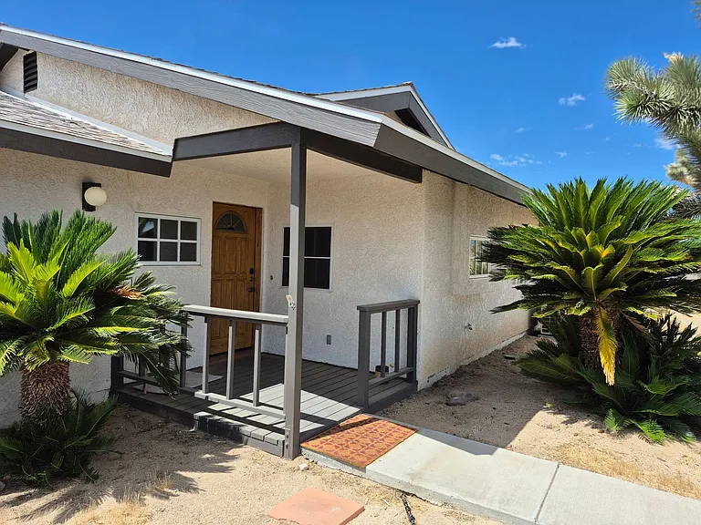 60111 Pueblo Trl — Photo 1