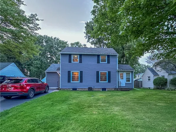 306 Palmer Dr, North Syracuse, NY 13212