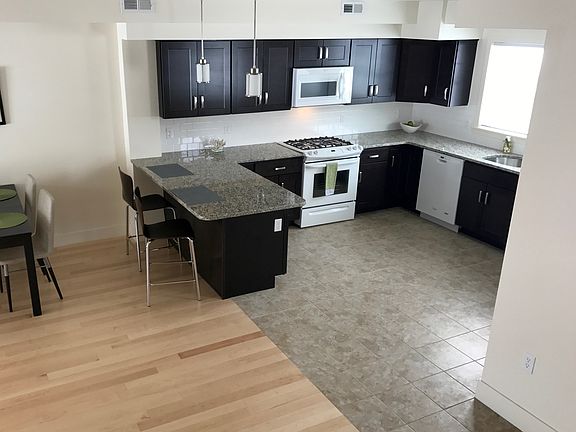 3rd image of 770 E Ashland St #901