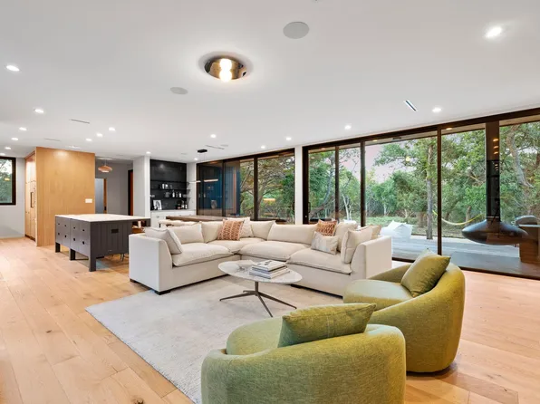 300 Misti Ln, Driftwood, TX 78619