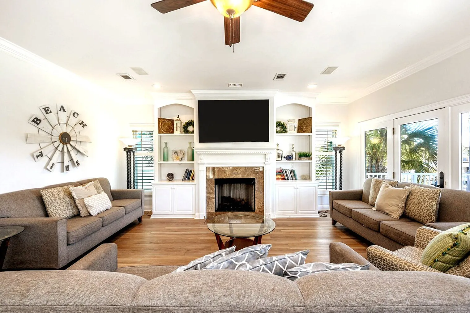 8 bed, 6.0 bath, 4940 sqft, $9,547 — Photo 4