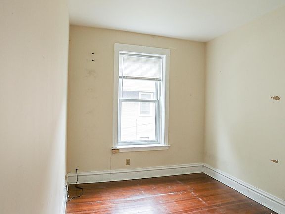 4th image of 3716 N Wolcott Ave #2