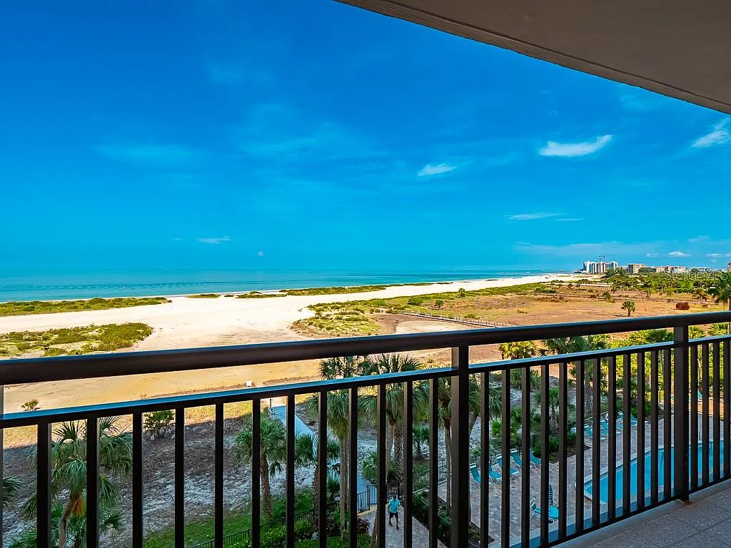 2 bed, 2.0 bath, 1100 sqft, $4,000 — Photo 1