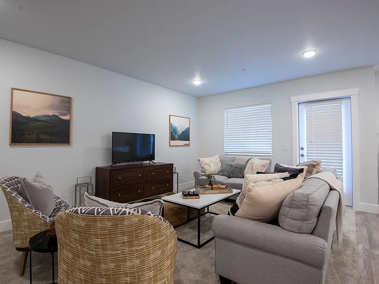 Millhouse East + West — Photo 6