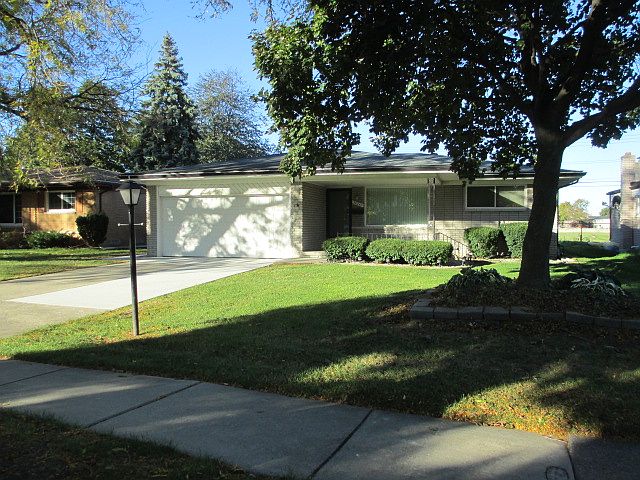 1st image of 35247 Mustang Dr