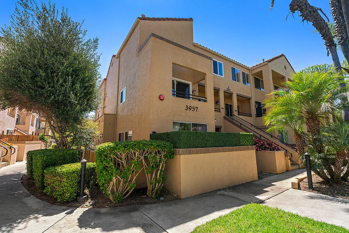 Building Photo - 3957 Nobel Dr #208